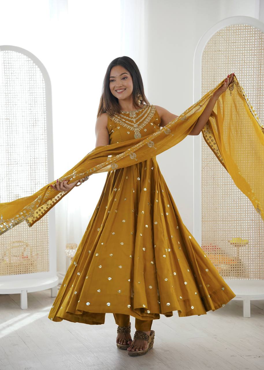 Ethereal Yellow Hand Embroidered Anarkali Set with Chanderi Dupatta (Copy)