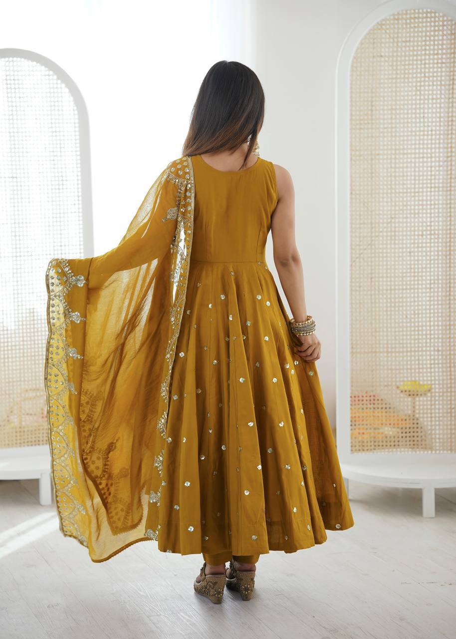 Ethereal Yellow Hand Embroidered Anarkali Set with Chanderi Dupatta (Copy)